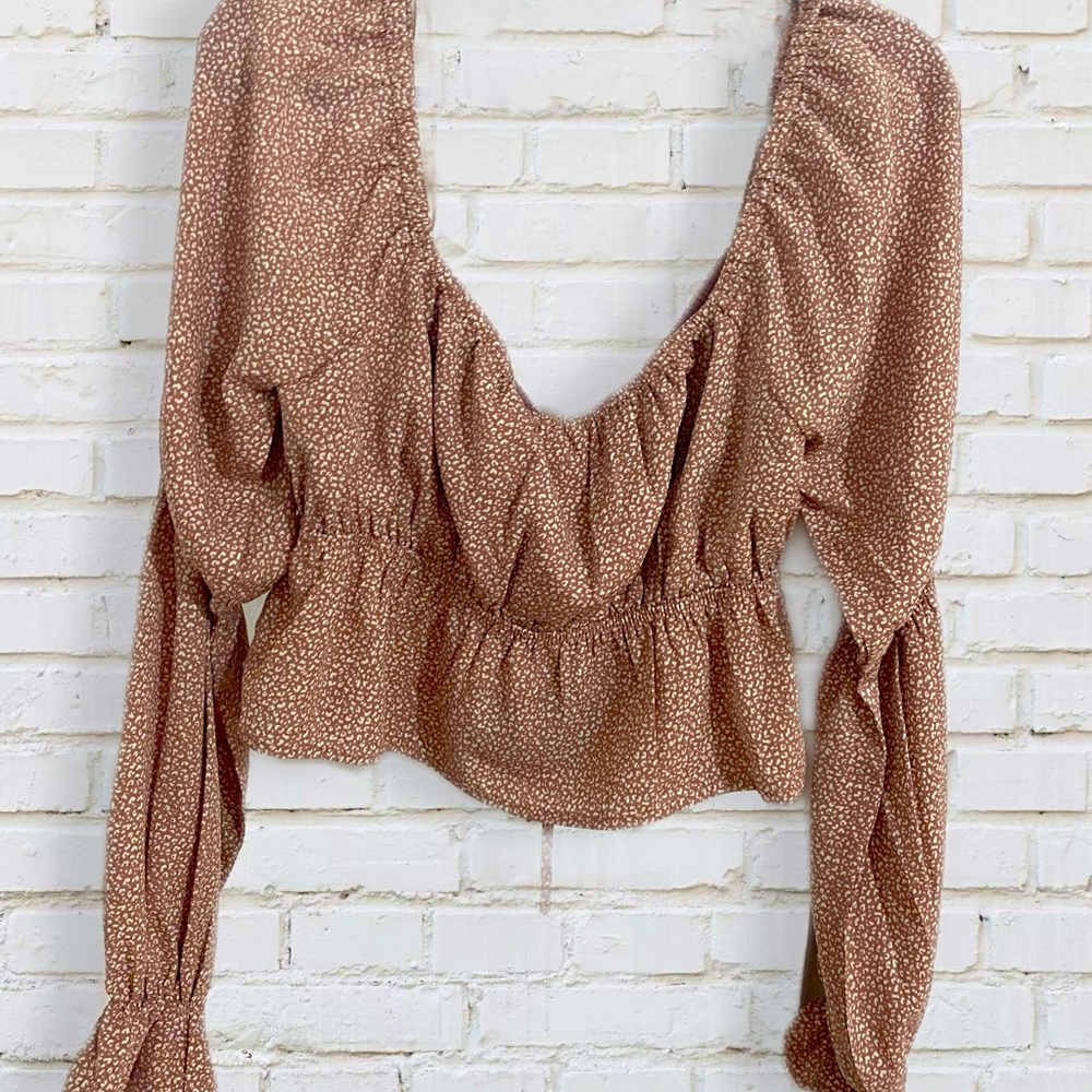 Le LiS crop top size large